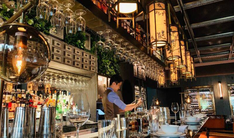 Jak wykorzystać Internet do promocji restauracji orientalnej? Na zdjęciu restauracja orientalna.